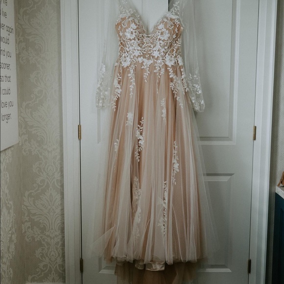 Willowbywatters Saros gown - Picture 1 of 3